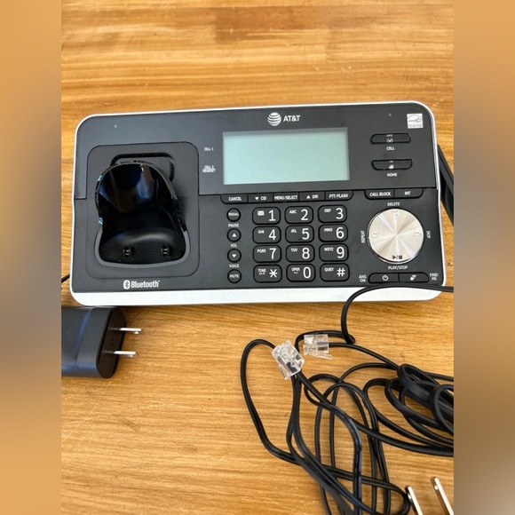 AT&T Cordless Phone Set DLP7320 - 2 Handsets Works! - Picture 3 of 12